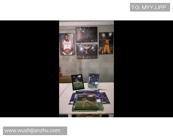 足球明星主题钥匙链热爱与激情的完美结合让你的生活更添活力与风采